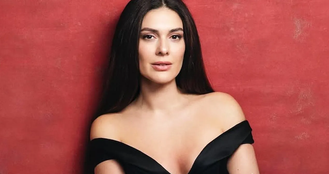 Bergüzar Korel'in dərdləri üzünə yansıdı