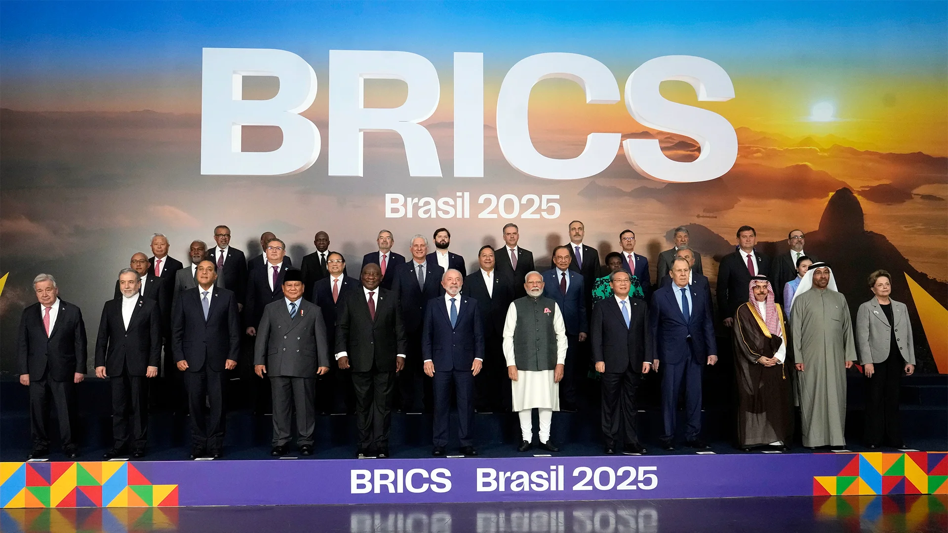BRICS: ABŞ hegemonluğuna yeni rəqib?