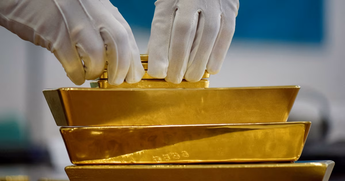 İstanbulda 70 kq qızılla saxlanılan azərbaycanlı diplomat məhkəməyə çıxarıldı