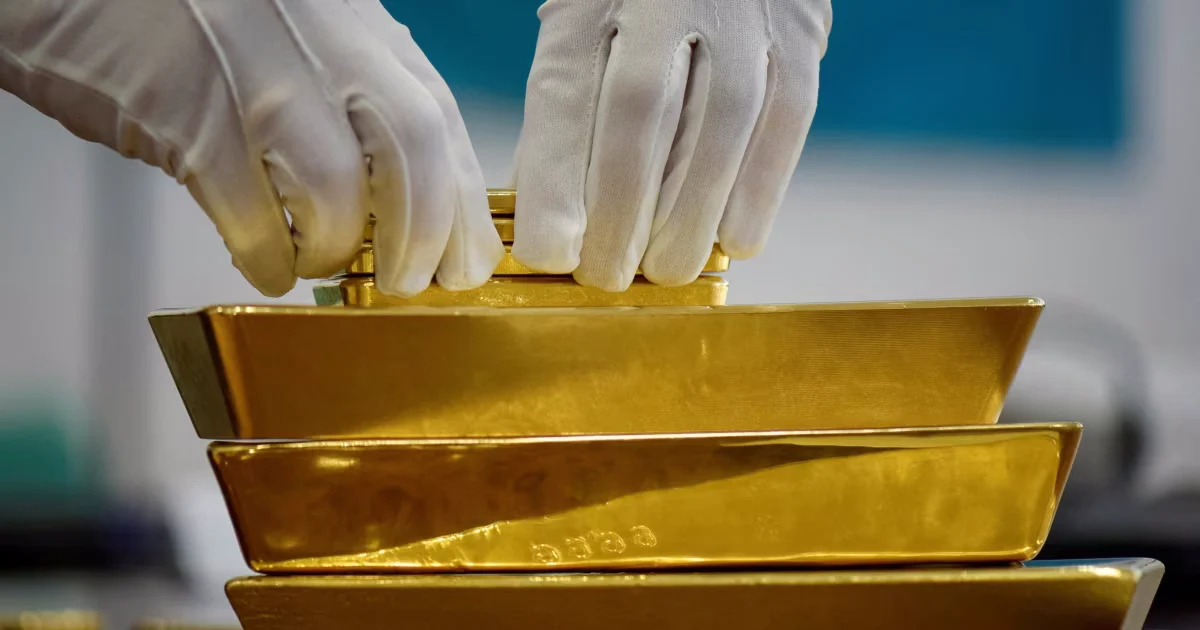 İstanbulda 70 kq qızılla saxlanılan azərbaycanlı diplomat məhkəməyə çıxarıldı