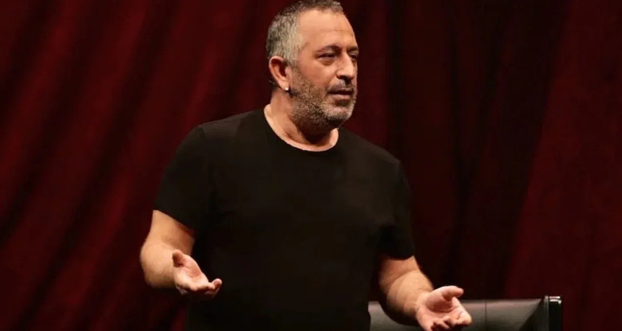 Cem Yılmazın "elita" tərifi sosial medianı silkələdi