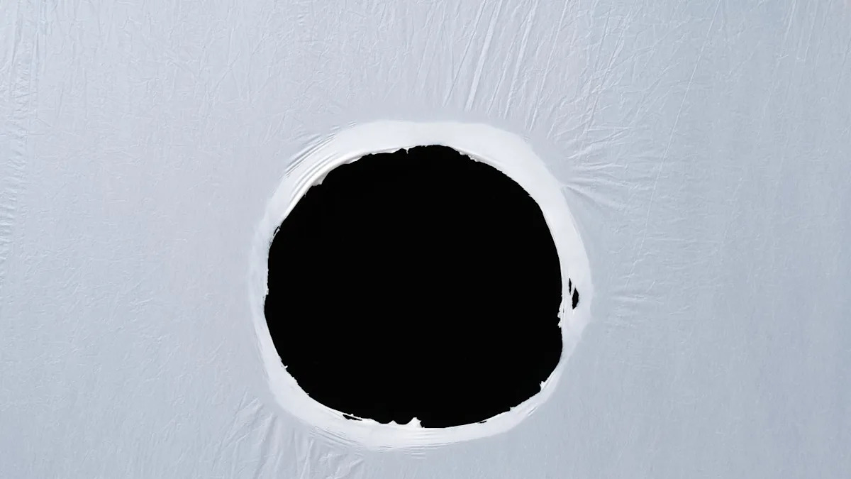 Elm adamları: Görünməz qurd dəlikləri reallığımızı əyə bilər