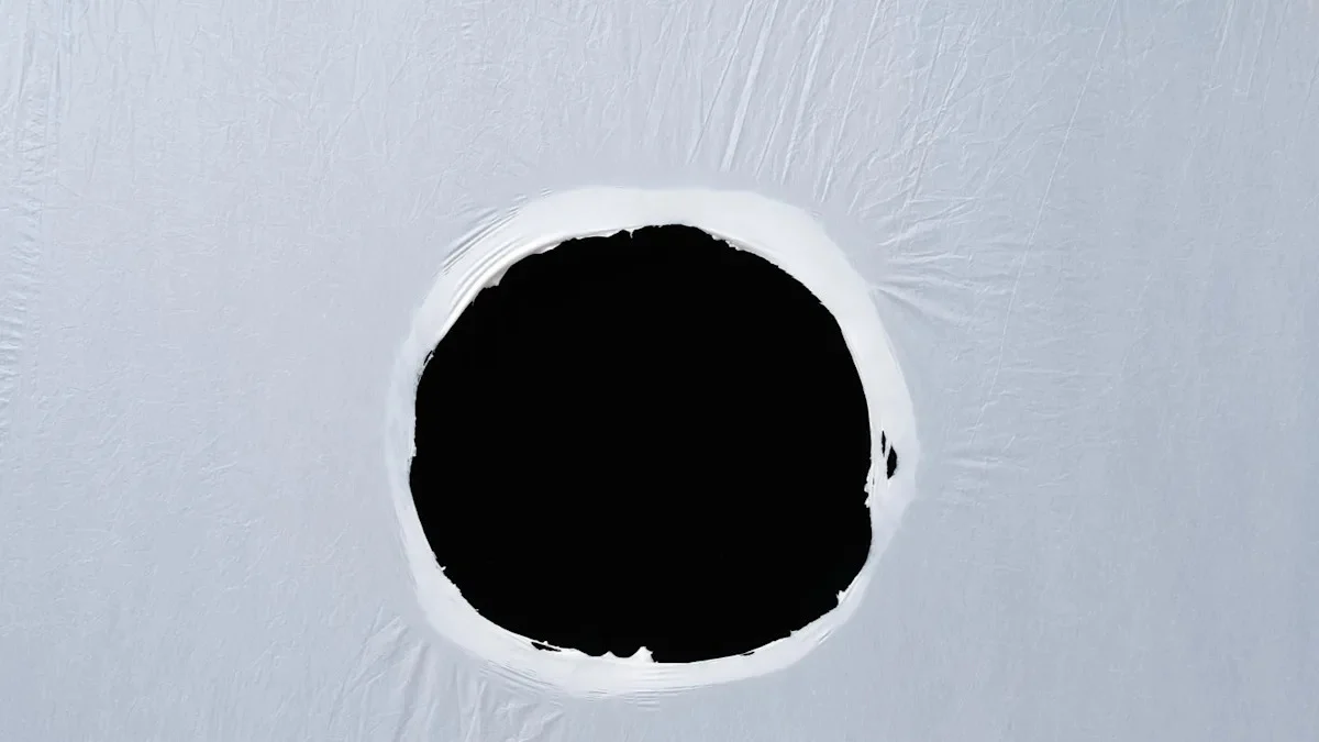 Elm adamları: Görünməz qurd dəlikləri reallığımızı əyə bilər