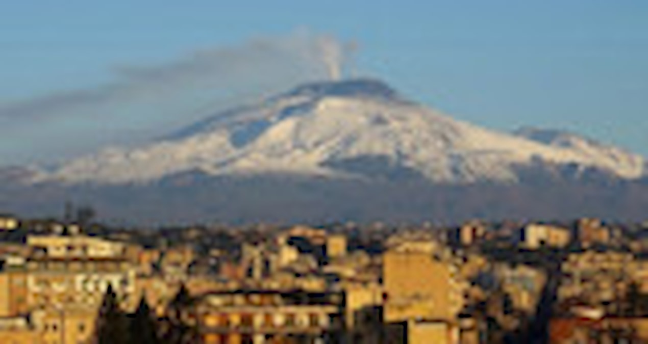 Etna vulkanında güclü püskürmə: Kataniya hava limanında uçuşlar dayandırıldı