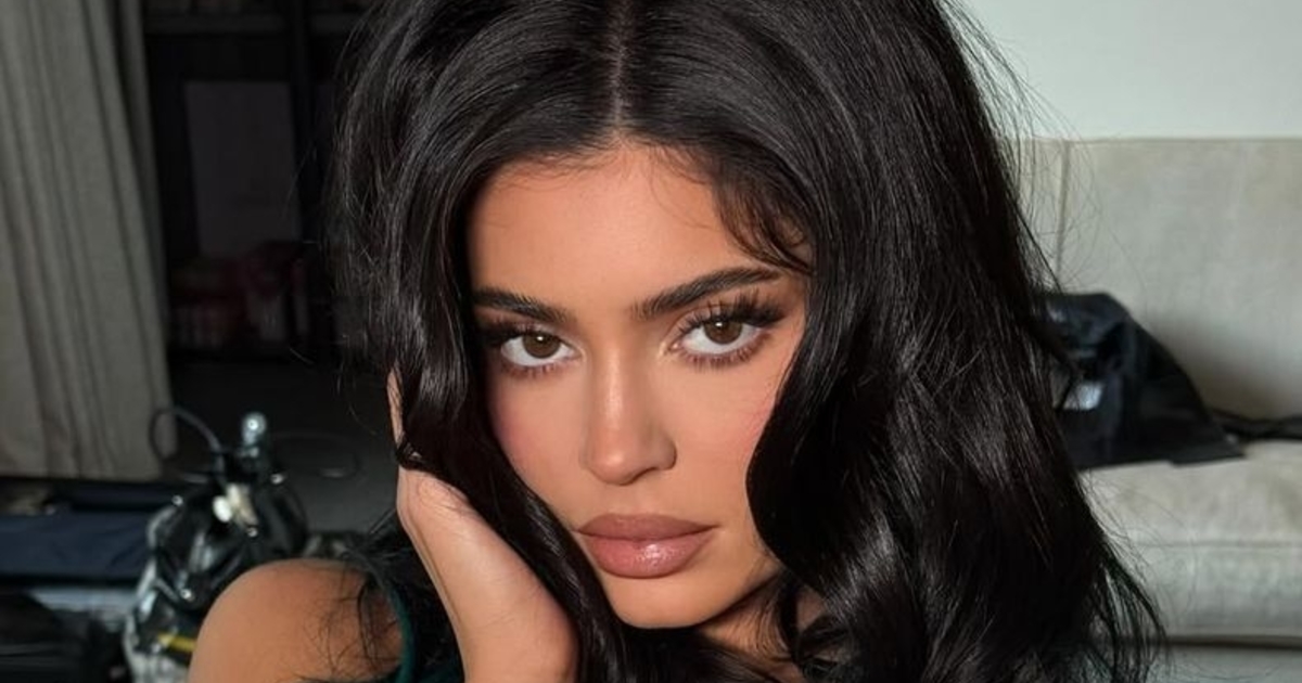 Kayli Cenner kürək ağrılarından kök hüceyrələrlə müalicə alıb