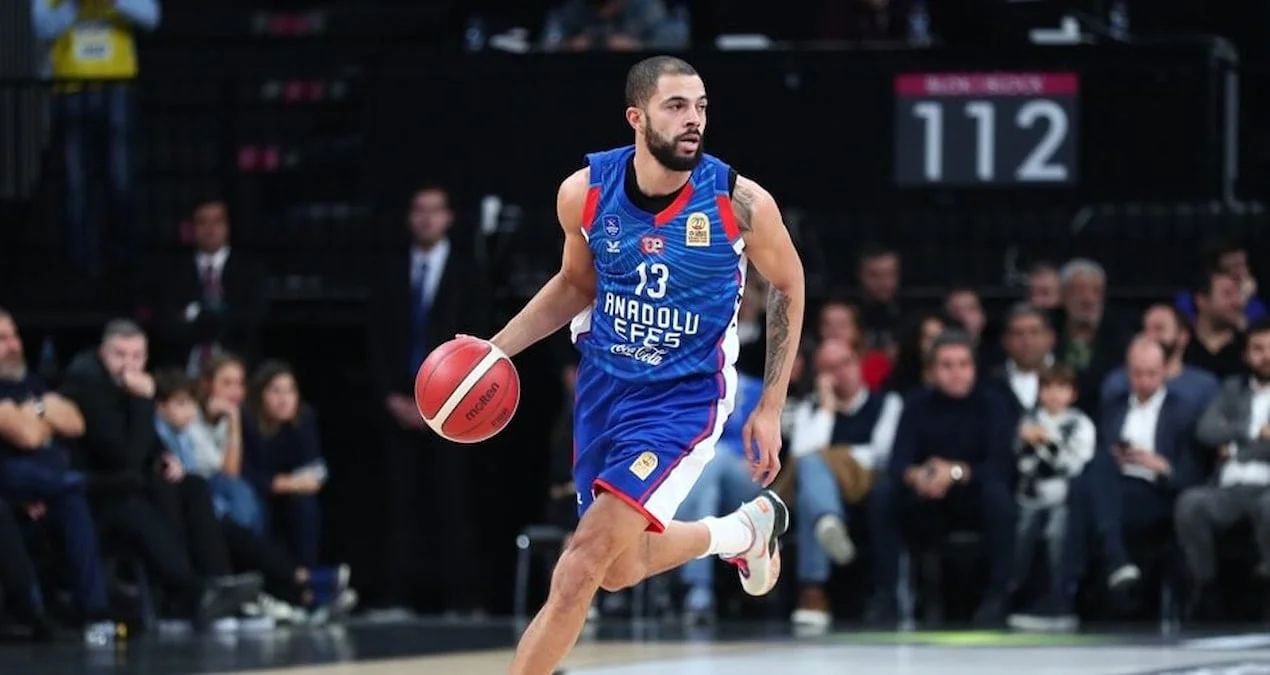 Anadolu Efes Thompsonla yollarını ayırdı