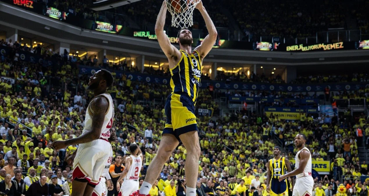 Fenerbahçe-nin sabiq ulduzu Anadolu Efesə keçdi