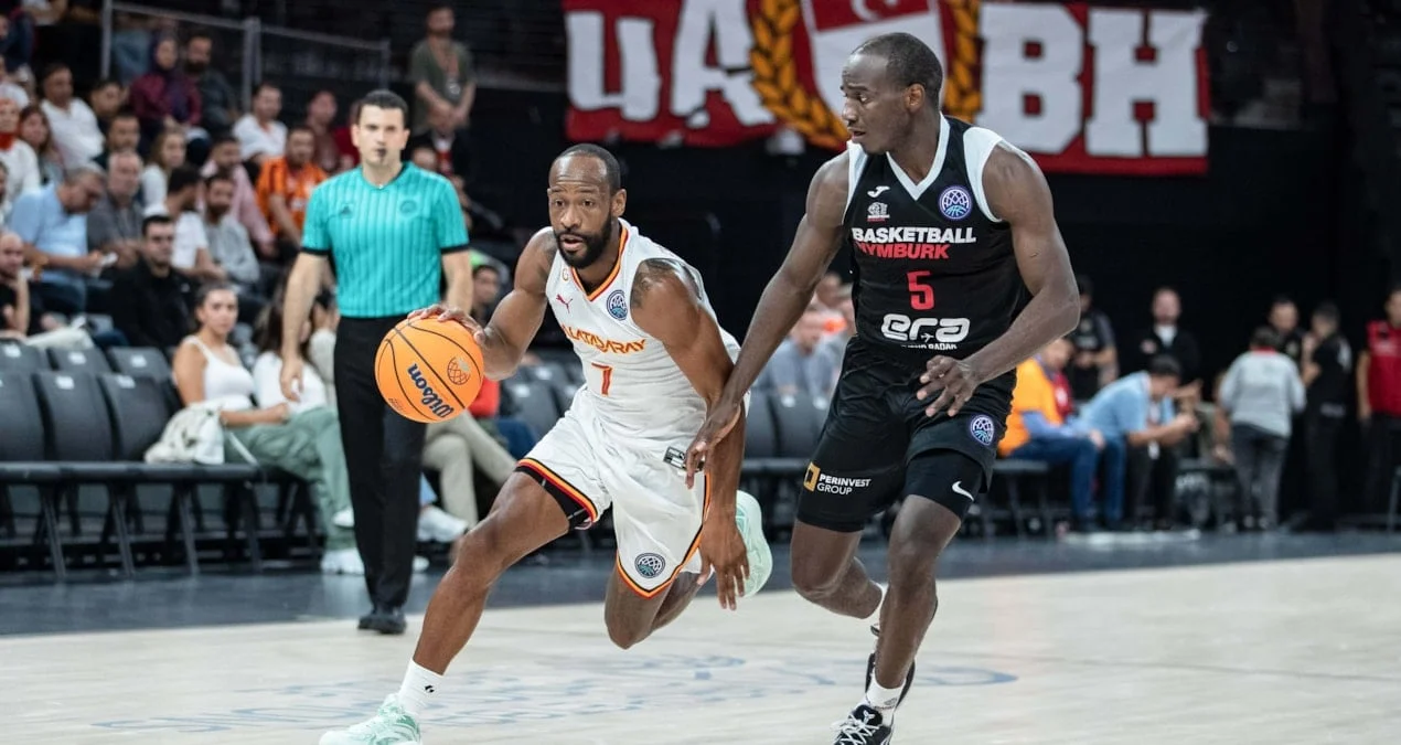Will Cummings müqavilə uzatdı