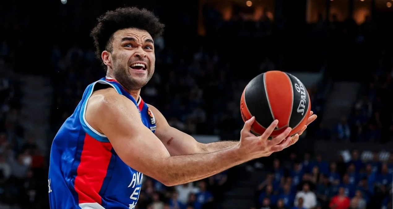 Elijah Bryant Anadolu Efesdən ayrıldı