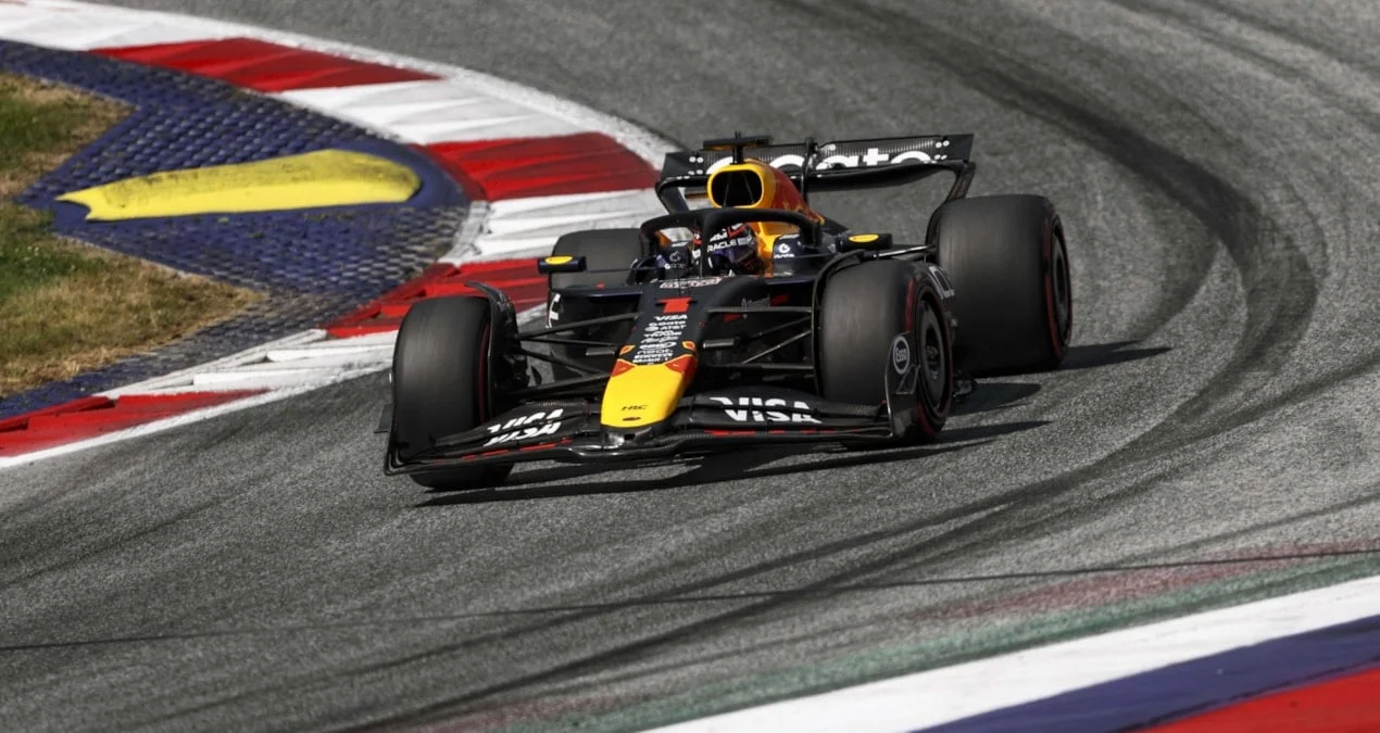 Max Verstappen İngiltərədə ilk pole-da