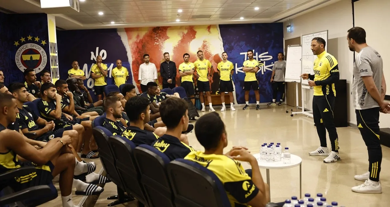 Tedesko futbolçularla ilk görüşünü keçirdi