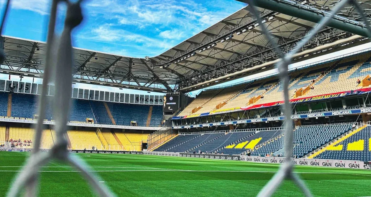 Kadıköydə Fənərbaxça-Qalatasaray derbisi olacaq, biletlər 100 lirədir