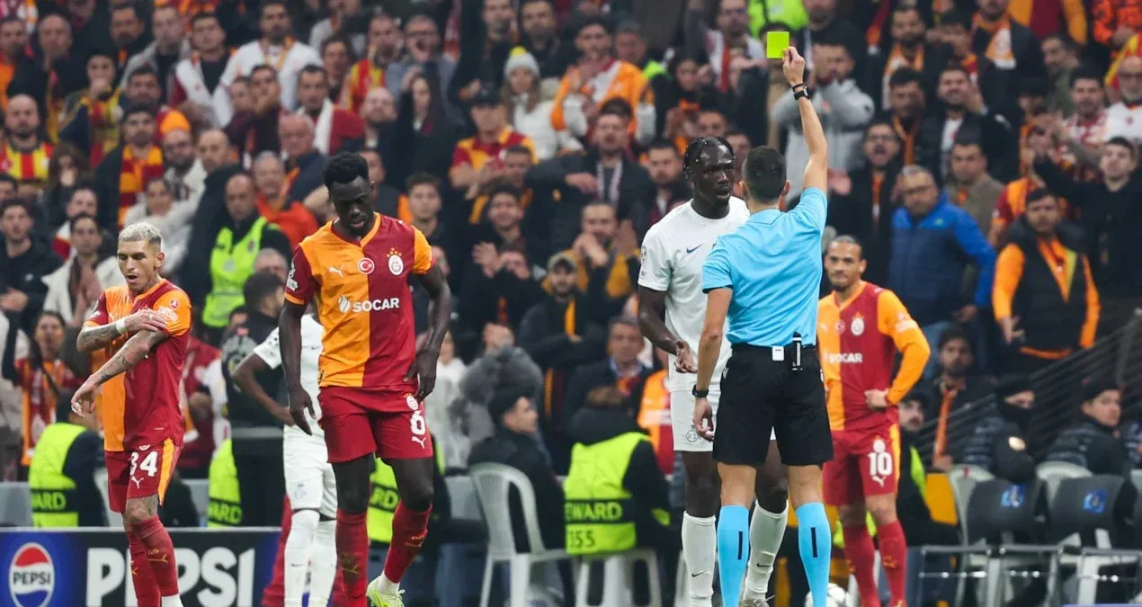 Qalatasaray UEFA-ya ispan hakimi şikayət etdi