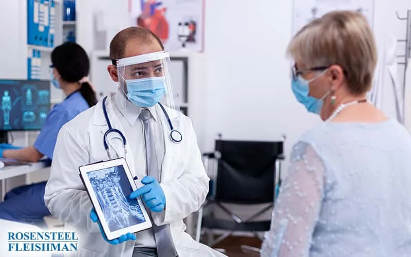 Şarlottada Şəxsi Xəsarət İşləri: Məhkəmədənkənar Həll və Vəkil Dəstəyi