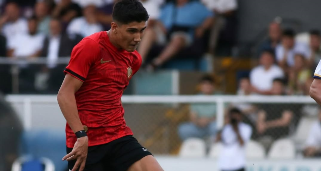 Super Liqada 15 yaşlı futbolçu debüt etdi