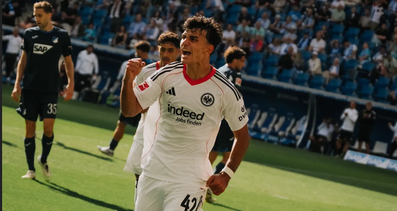 Can Uzun "Ayntraxt Frankfurt"a qələbə gətirdi