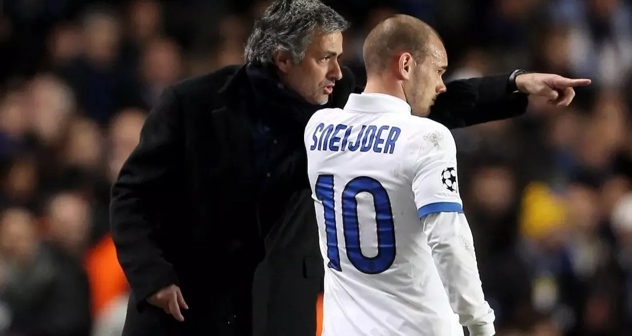 Sneijder Mourinhonun hərəkətlərini ağılsızlıq adlandırıb