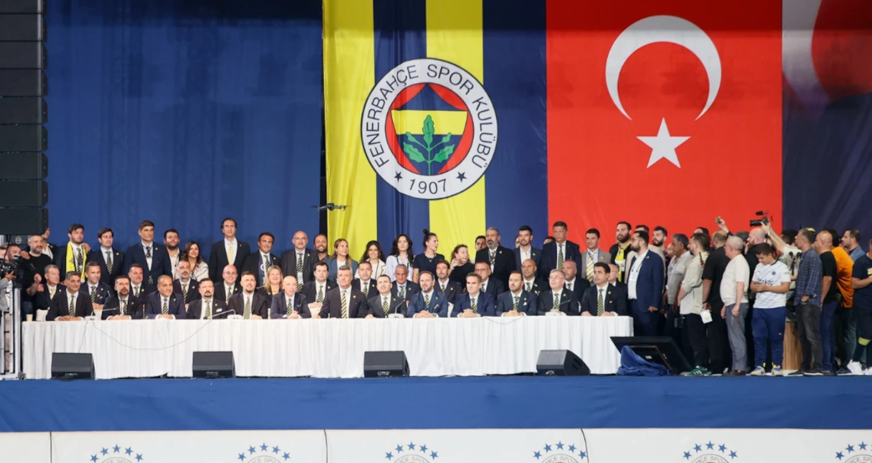 Fənərbaxça fövqəladə toplanır, rədd edilən maddələr səsə qoyulacaq