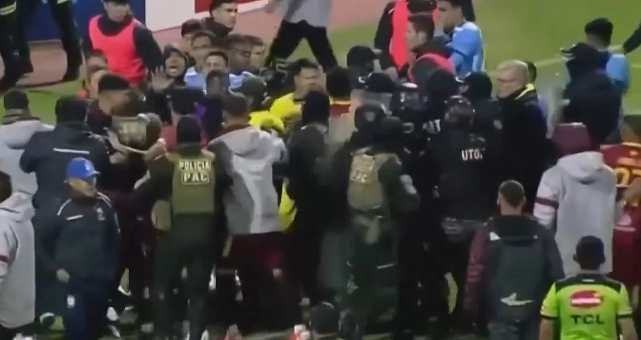 Oyunda rekord sayda qırmızı vərəqə göstərildi