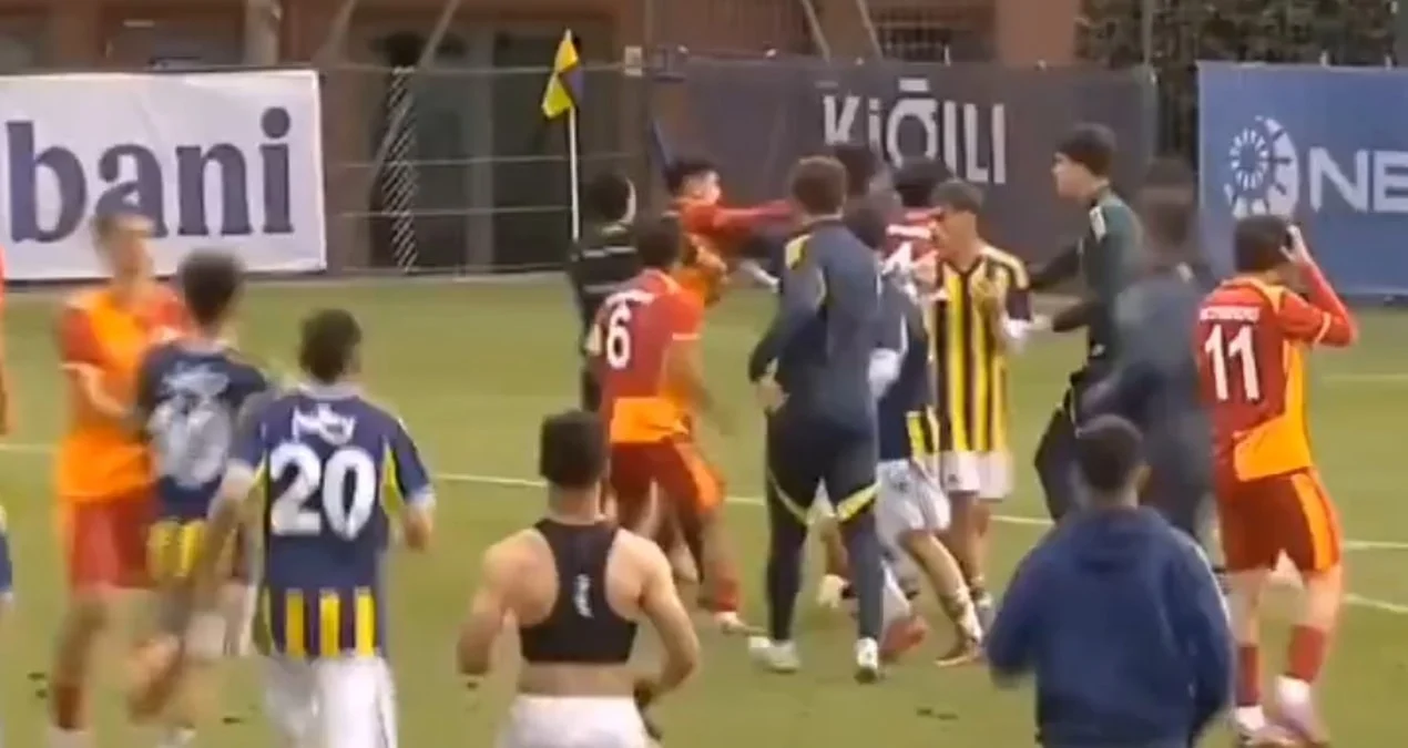 U19 derbisində dava düşdü