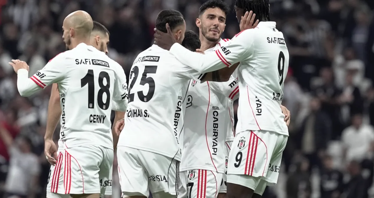Beşiktaş derbidən əvvəl xal itirmədi