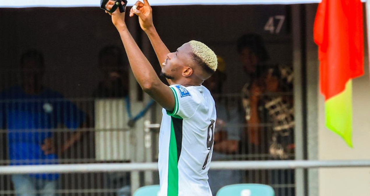 Osimhen Nigeriyanı da zirvəyə daşıyır