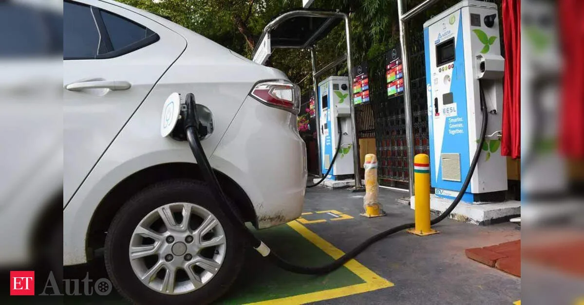 CareEdge: Hindistanda elektrikli avtomobil satışları 2028-ə qədər 7%-i ötəcək
