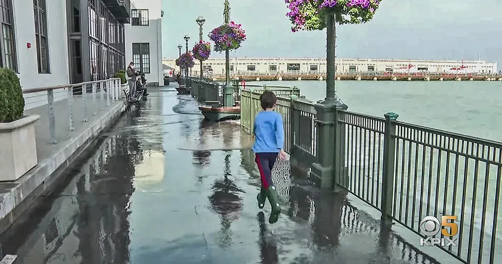 Körfəz Bölgəsinə Kral Gelgitləri öncəsi sahil daşqını xəbərdarlığı