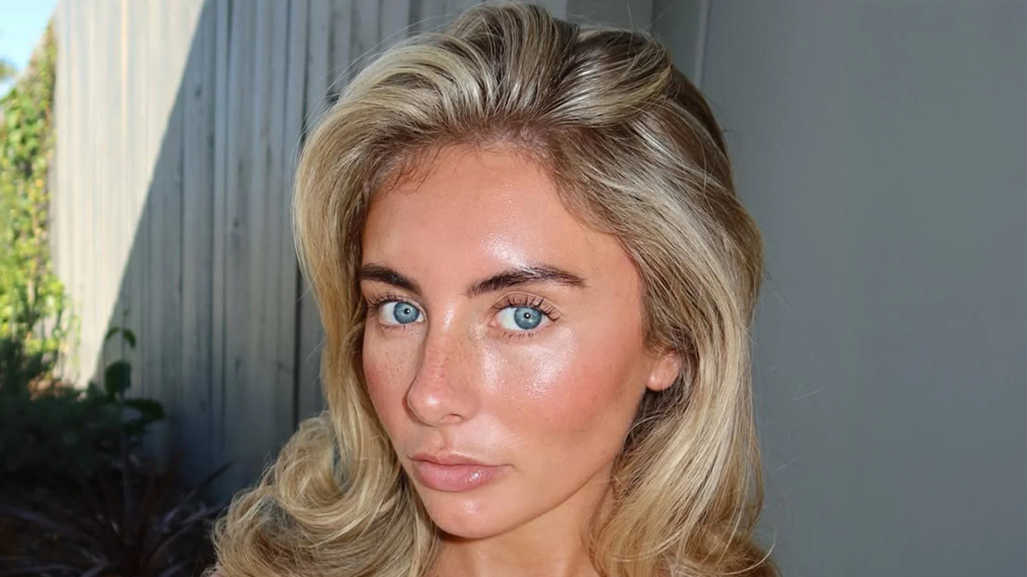 OnlyFans modeli Bonnie Blue Balidə saxlanılıb