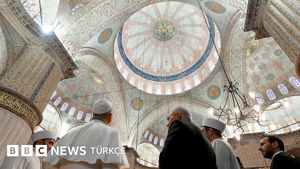 Papa Sultanahmetə səfər edib Bartolomeosla görüşüb