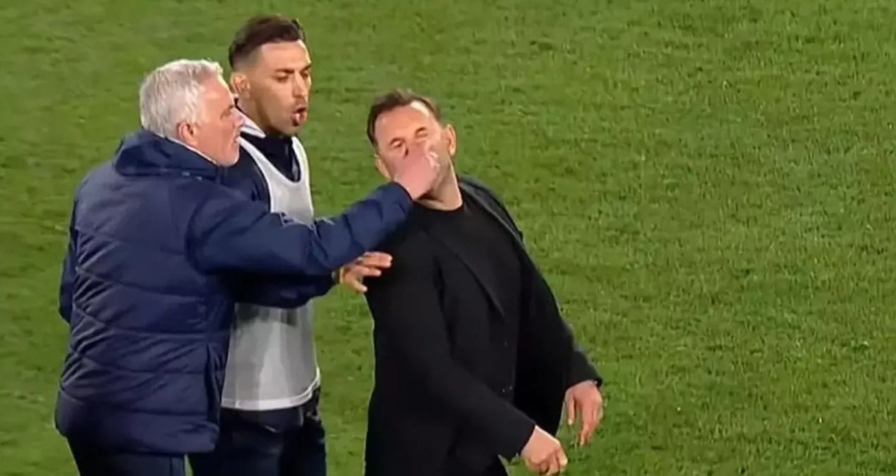Okan Buruk Mourinhoya münasibətdə şişirdiyini dedi