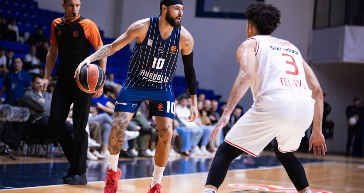 Anadolu Efes Hapoel İBİ-ni məğlub etdi
