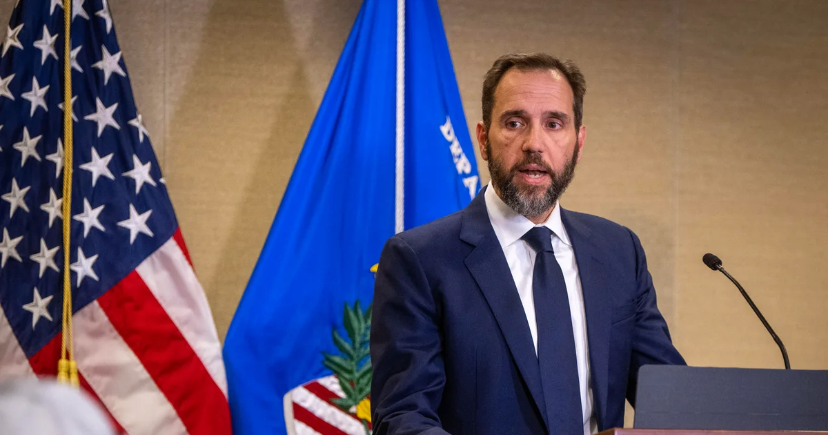 Cek Smit Ədliyyə Nazirliyini tənqid etdi