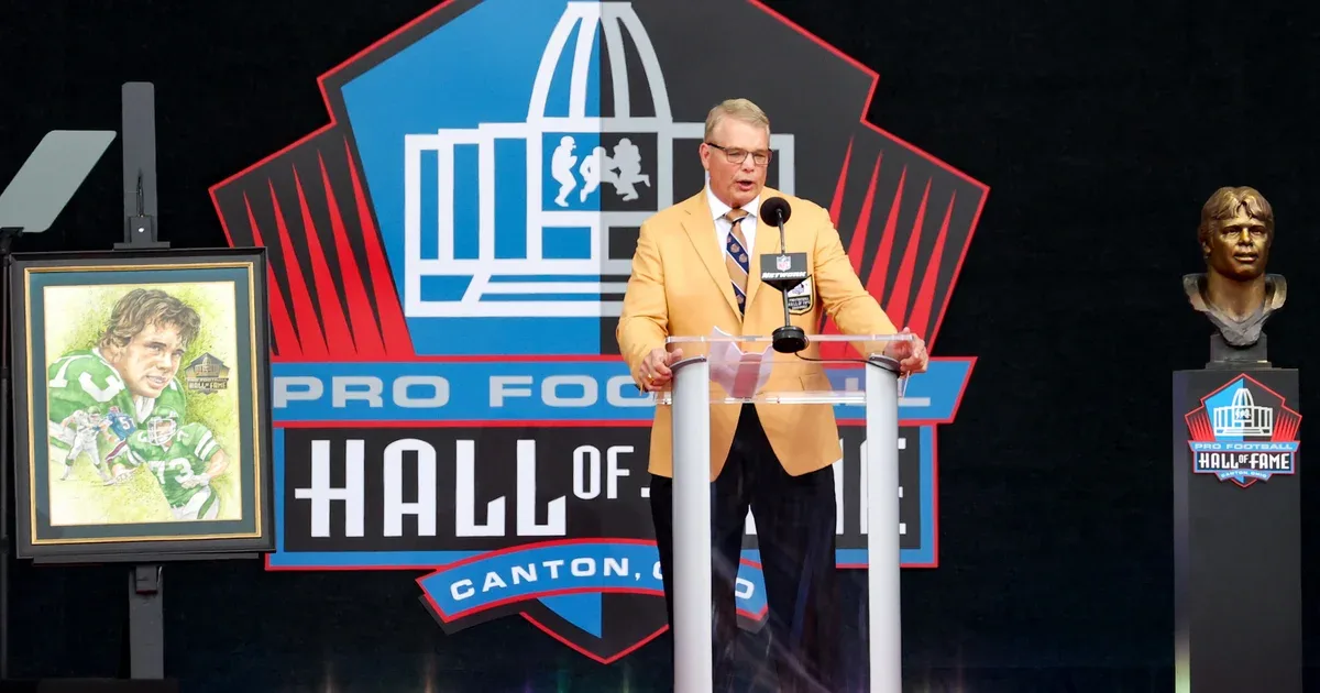 Trump 5 keçmiş NFL oyunçusunu əfv etdi: Narkotik qaçaqmalçılığı və digər cinayətlər