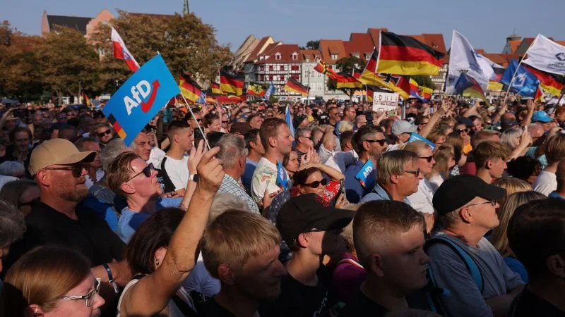 AfD-yə qadağa tələbləri artır: Partiya populyarlıqda pikdədir