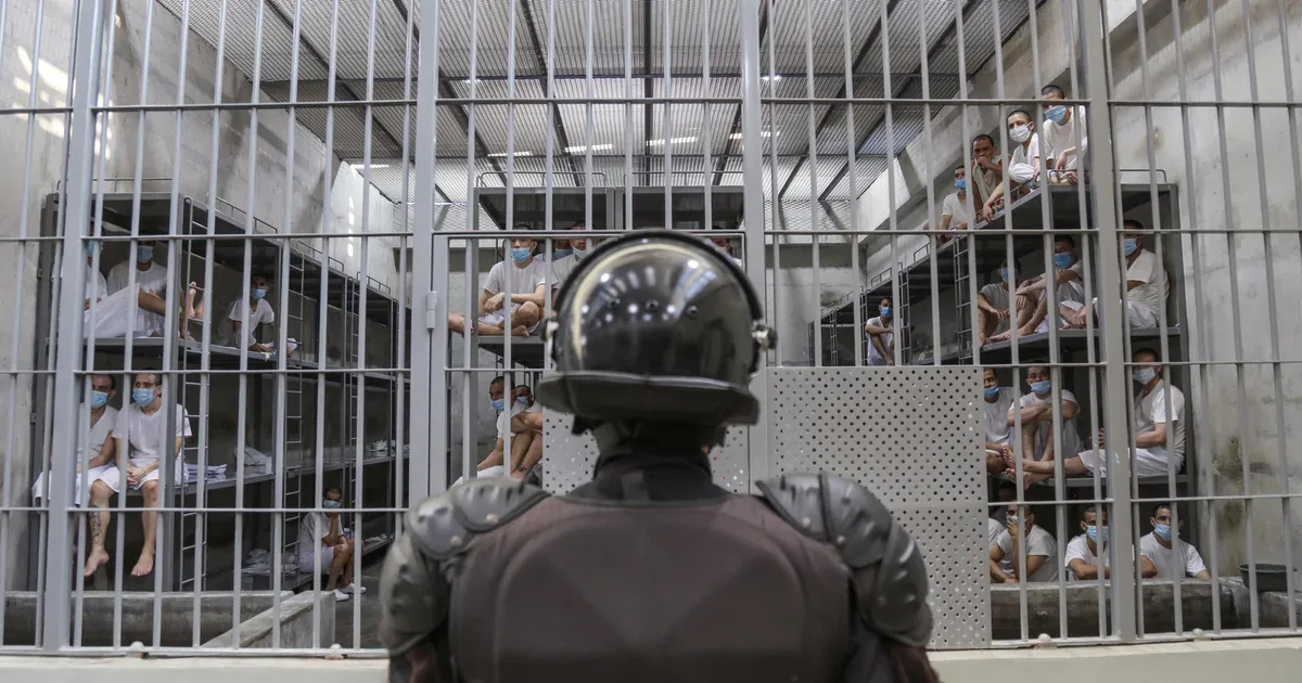 Salvador həbsxanasında saxlanılan venesuelalı miqrantlara qarşı rəftar işgəncə hesab olunur