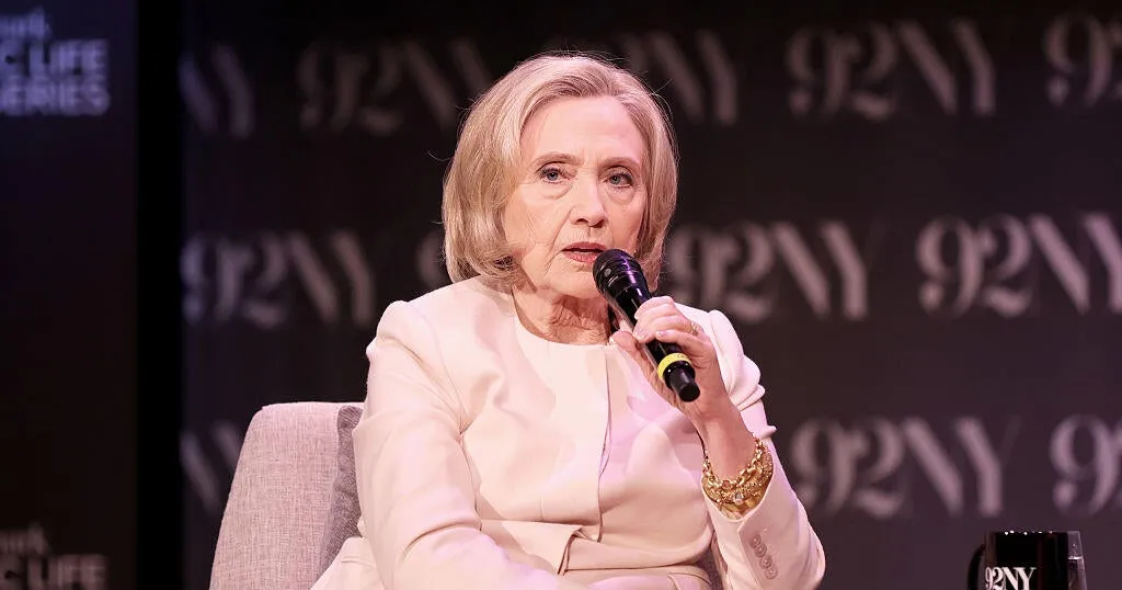 Hillari Klinton Trampın Ukrayna müharibəsini ərazi güzəştləri olmadan bitirsə, onu Nobel Sülh Mükafatına namizəd göstərəcəyini deyib