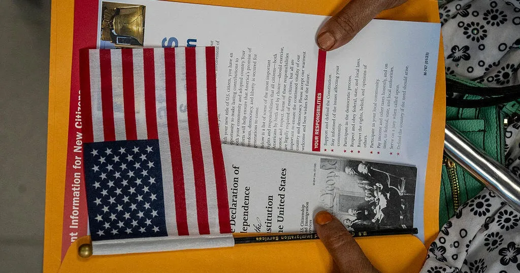 ABŞ vətəndaşlıq üçün müraciətləri yoxlamağa başlayır