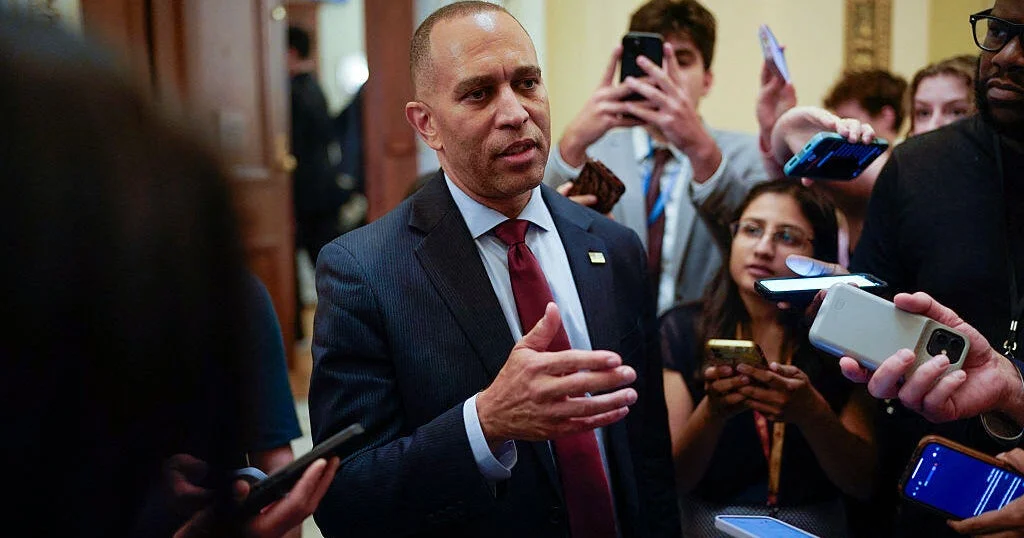 Hakeem Jeffries-dən Trump qanunu səsverməsi öncəsi Palatada rekord çıxış