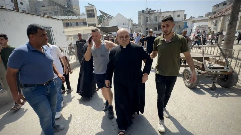 Papa Qəzzanın yeganə Katolik kilsəsinə ölümcül zərbədən kədərləndi