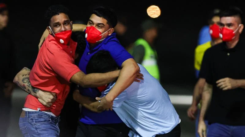 Venesuela: Deportasiya olunmuş Cecot məhbuslarına işgəncəyə görə El Salvador rəsmiləri araşdırılacaq