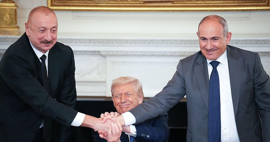 Ermənistan və Azərbaycan liderləri Ağ Evdə sülh sazişi imzaladı