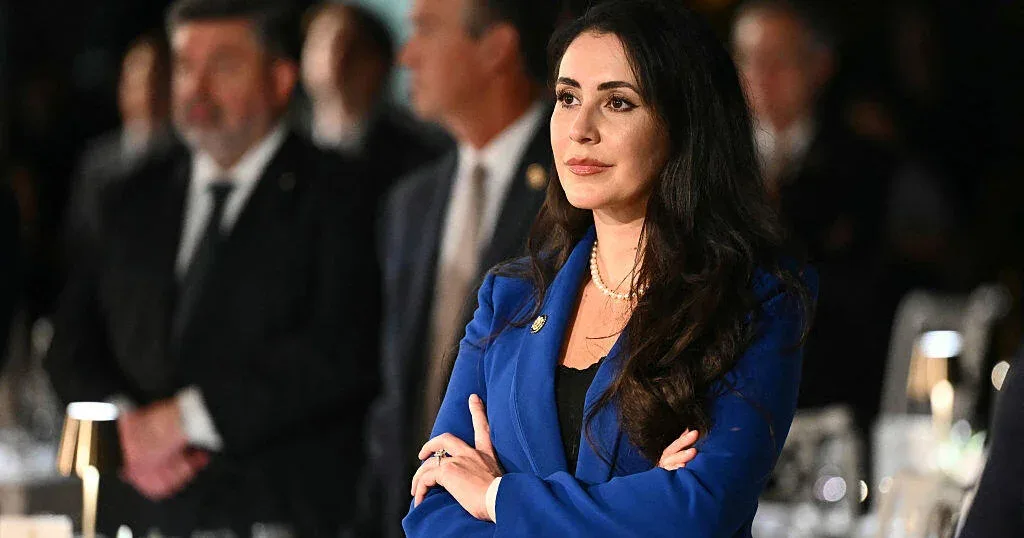 Konqres üzvlərinə səhm ticarətini qadağan etmək üçün səsvermə tələbi