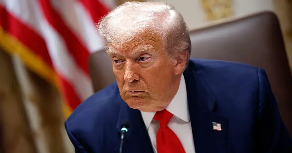 Məhkəmə Tramp administrasiyasının işçiləri işdən çıxarmasına müvəqqəti qadağa qoydu