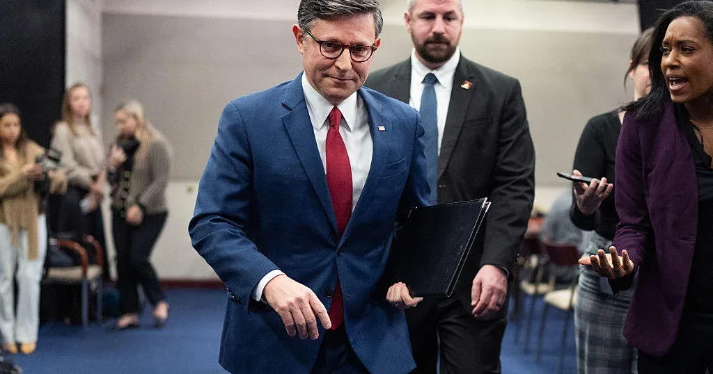 Hökmət bağlandıqdan sonra konqres iki aydan sonra geri döndü