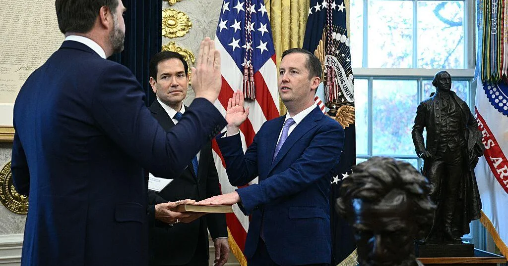 Trumpın yüksək vəzifəli şəxsləri ABŞ-ın Hindistana yeni səfiri Serxio Qoru tənqid edirlər