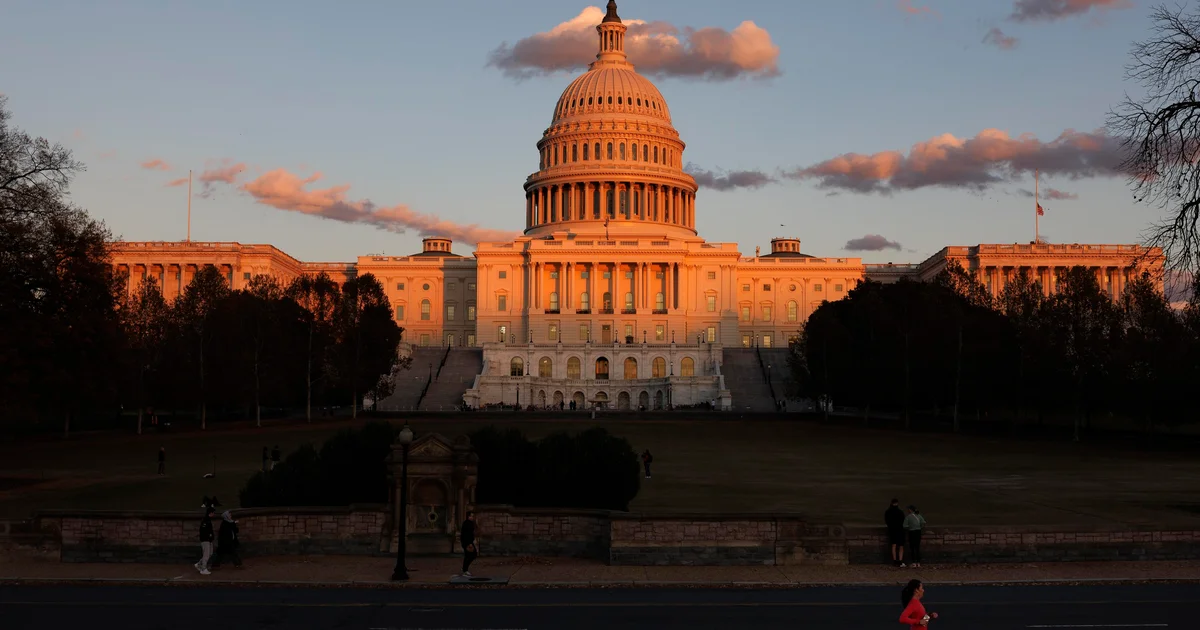 CBS sorğusuna görə, GOP Trampın bağlanma müqaviləsindən daha çox qazandığını düşünür, Demokratlar isə partiyanın çox güzəştə getdiyini bildirir