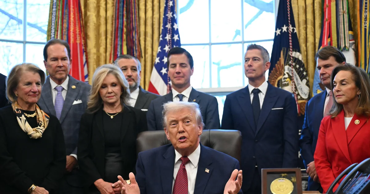 Trump daxili məsələlərə diqqət çəkmək üçün Pensilvaniyaya səfər edəcək