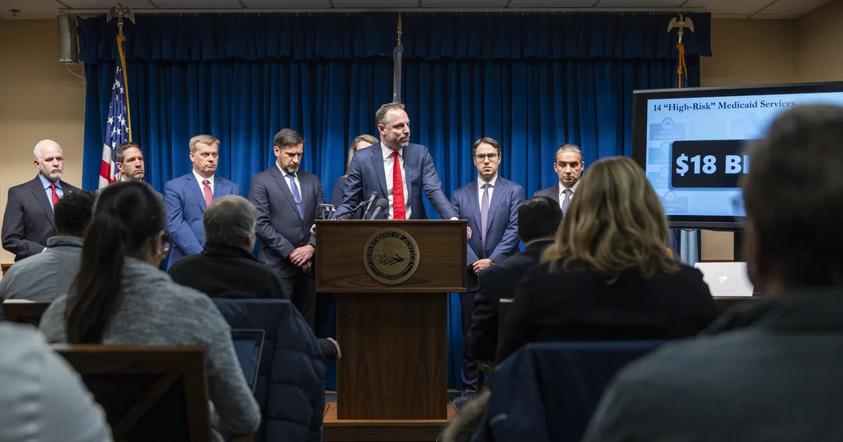 Minnesota saxtakarlıq işində şok: Baş prokurorlar istefa verdi