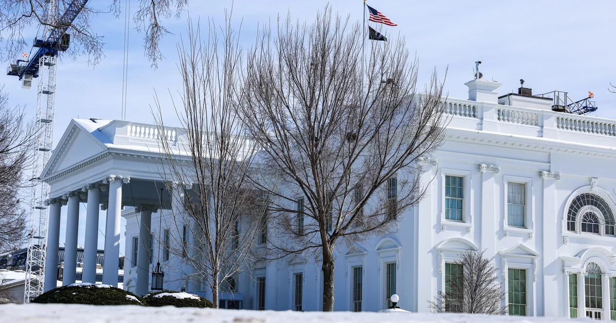 Trump Ağ Evdəki ənənəvi görüşə demokrat qubernatorları dəvət etmədi.